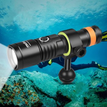 Scuba Diving Video Light 140 Degrees Super Wide Beam Angle, Underwater 150 Meters Diving Photography Light with Safety Lock Function and Battery Power Indicator